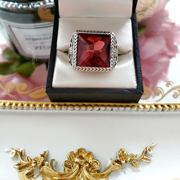 🍷Gorgeous red wine glass stone ring - Picture 2 of 5